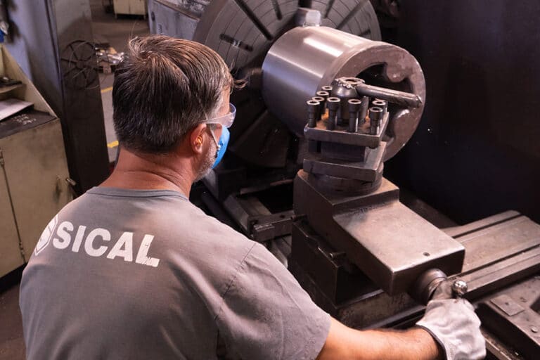 Fundição e usinagem: A combinação ideal para peças industriais